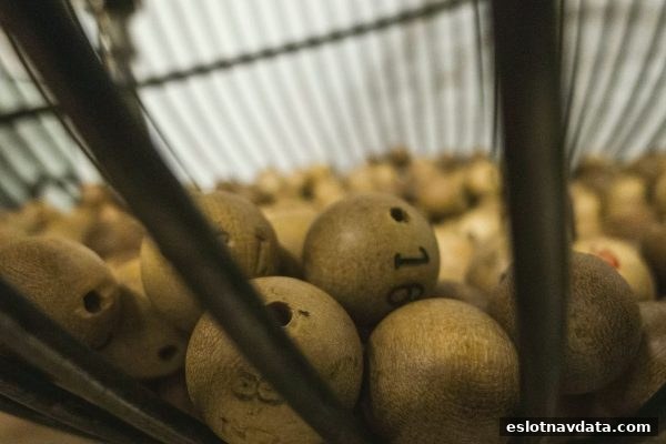电子游戏试玩导航：足球直播与大乐透选码的融合玩法与避险指南